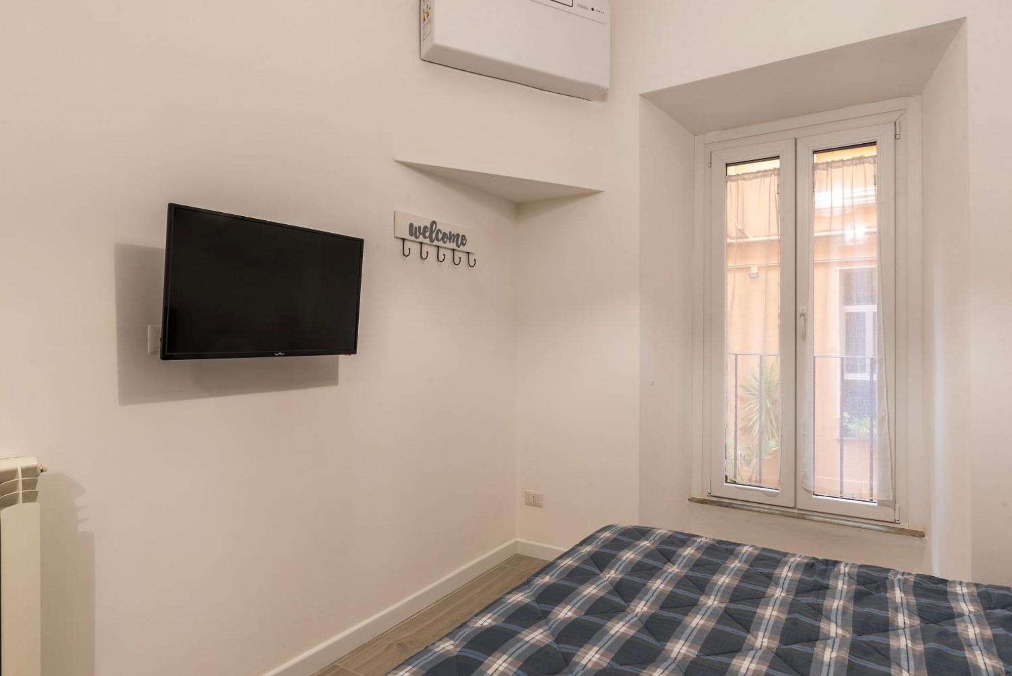 Terme Di Traiano Apartment - 10 Min Dal Colosseo Рим Екстериор снимка